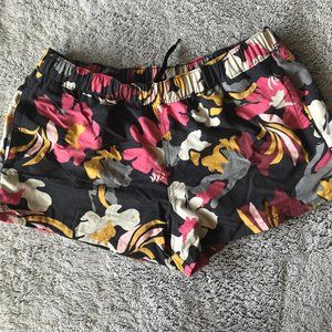 Patagonia Women's Floral Baggies Board Shorts Size M